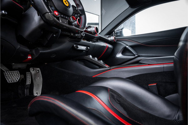 Ferrari 812 6.5 V12 Superfast HELE - Passenger Display | Lift l Black on Black