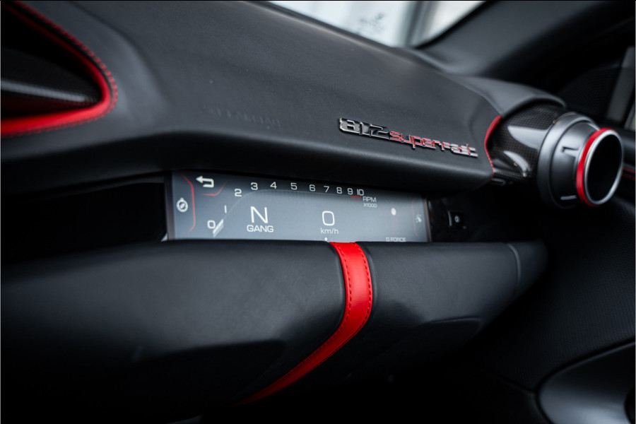 Ferrari 812 6.5 V12 Superfast HELE - Passenger Display | Lift l Black on Black