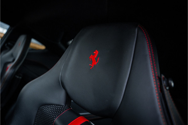 Ferrari 812 6.5 V12 Superfast HELE - Passenger Display | Lift l Black on Black