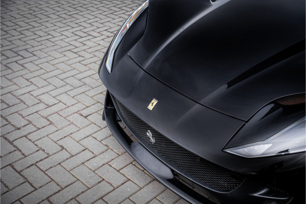 Ferrari 812 6.5 V12 Superfast HELE - Passenger Display | Lift l Black on Black