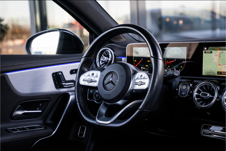 Mercedes-Benz A-Klasse A200 Premium Plus - AMG Line | Panorama | NAP | Memory | 360 Camera | Stoelverwarming