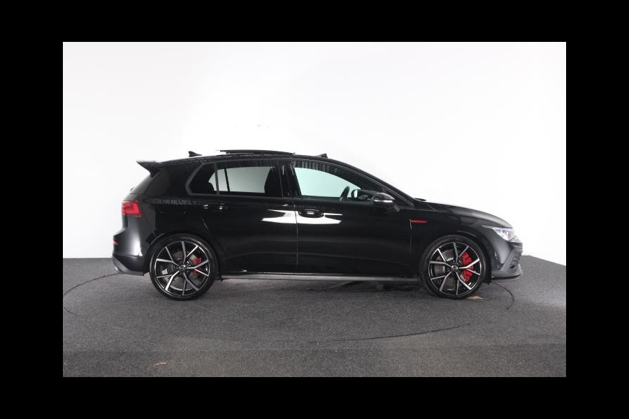 Volkswagen Golf 2.0 TSI GTI ClubSport | 300 pk | panoramadak | camera |