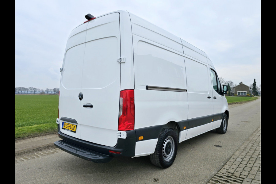 Mercedes-Benz Sprinter 317 CDI L2 H2 RWD - AUTOMAAT - 170 Pk - Euro 6 - MBUX - ParkeerCamera - StoelVerwarming