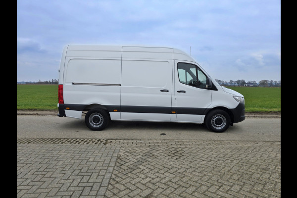 Mercedes-Benz Sprinter 317 CDI L2 H2 RWD - AUTOMAAT - 170 Pk - Euro 6 - MBUX - ParkeerCamera - StoelVerwarming