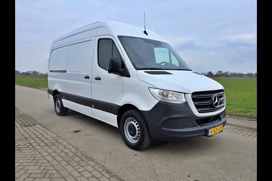 Mercedes-Benz Sprinter 317 CDI L2 H2 RWD - AUTOMAAT - 170 Pk - Euro 6 - MBUX - ParkeerCamera - StoelVerwarming