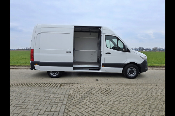 Mercedes-Benz Sprinter 317 CDI L2 H2 RWD - AUTOMAAT - 170 Pk - Euro 6 - MBUX - ParkeerCamera - StoelVerwarming