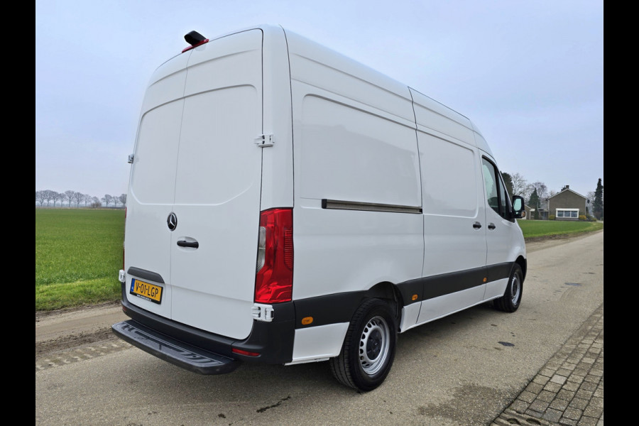 Mercedes-Benz Sprinter 317 1.9 CDI L2 H2 RWD - AUTOMAAT - 170 Pk - Euro 6 - MBUX - ParkeerCamera - StoelVerwarming