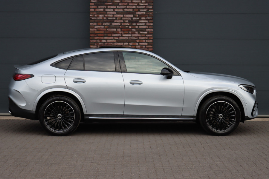 Mercedes-Benz GLC Coupé 300e 4MATIC AMG Line Aut9 | Distronic | Panoramadak | Memory | Verwarmd Stuurwiel | Camera | Dodehoekassistent | Nightpakket | Sfeerverlichting |