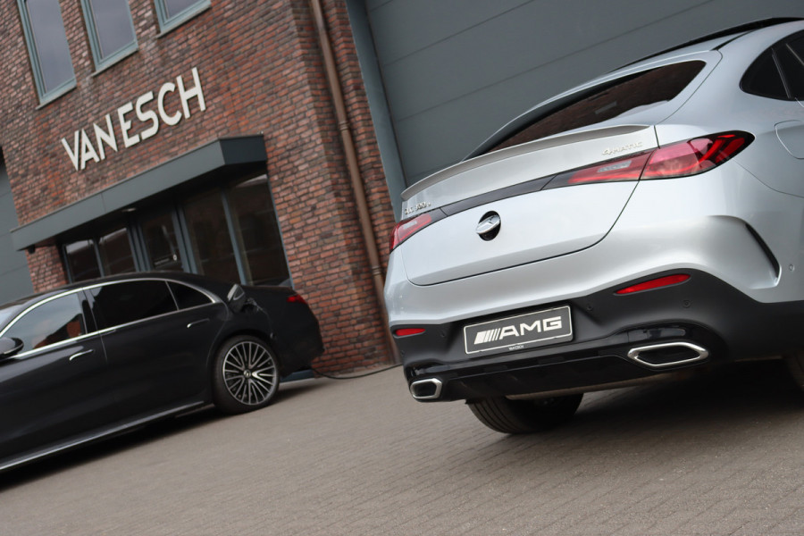 Mercedes-Benz GLC Coupé 300e 4MATIC AMG Line Aut9 | Distronic | Panoramadak | Memory | Verwarmd Stuurwiel | Camera | Dodehoekassistent | Nightpakket | Sfeerverlichting |