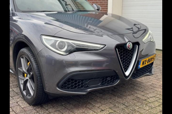 Alfa Romeo Stelvio 2.0 T AWD First Edition Q4 - Panorama dak