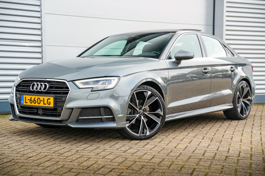 Audi A3 Limousine 1.5 TFSI CoD Sport S Line Edition Facelift Panodak Adapt cruise Stoelverw.