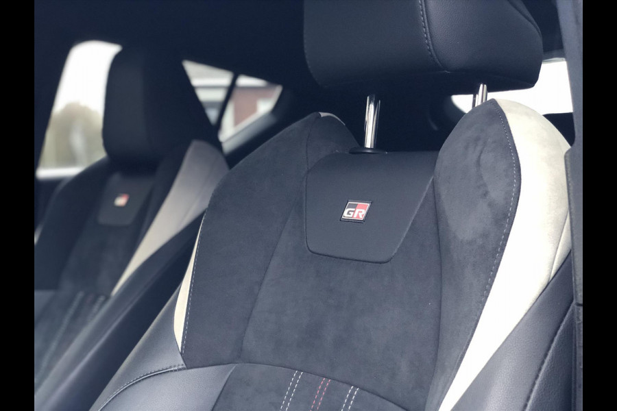 Toyota C-HR 2.0 Hybrid GR Sport | JBL, Nieuwe multimedia, Dodehoekherkenning, Stoel + Stuurverwarming, Half leer, Parkeersensoren