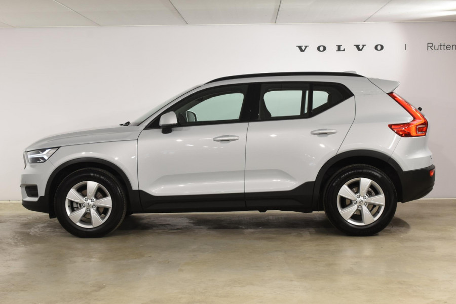 Volvo XC40 T2 129PK Automaat Momentum Core / Navigatie / Parkeersensoren + Camera achter / DAB / LM Velgen /