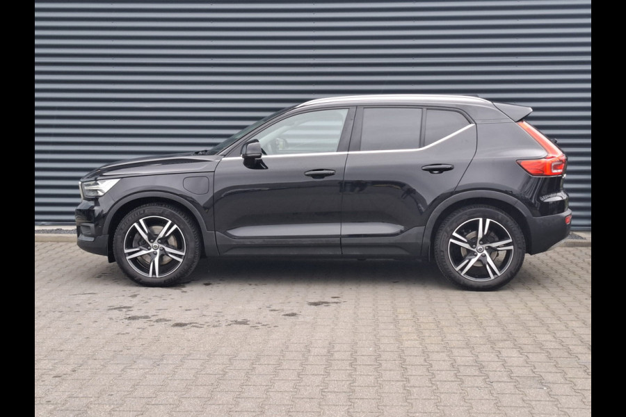 Volvo XC40 T5 Recharge Inscription Plug in Hybrid 261pk PHEV | Panodak | Lederen Sportstoelen Memory | Adaptive Cruise | Harman Kardon | Apple Carplay | Pilot Assist | Navigatie | 360 Camera | L.M. 19" | DAB |