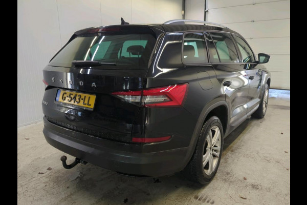 Škoda Kodiaq 1.5 TSI Limited Business Edition 7p. Airco|ECC Leder Alcantara Trekhaak Navigatie Adaptive Crusie Control 7-Persoons Elektrische achterklep Privacy Glass Full LED