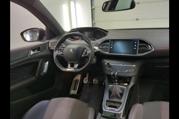 Peugeot 308 1.2 PureTech GT-line Panoramadak Airco|ECC Navi Carplay PDC VA + Camera Full LED Trekhaak