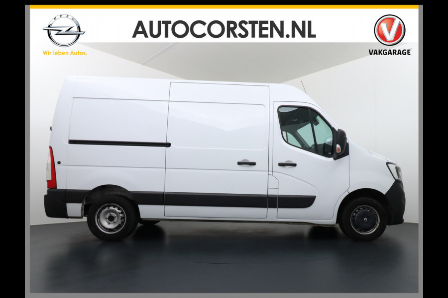 Renault Master T35 2.3dCi 135pk L2H2 3p Navi Camera Airco Pdc Trekhaak Cruise Control R-Link Nieuw Model ! Bluetooth DAB Led Regensensor Betonplex Vloer Lat om Lat Betimmering 1e Eigenaar 2.500kg Trekgewicht Euro 6