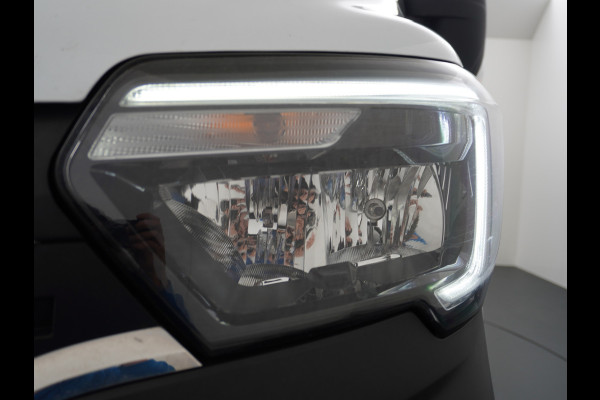 Renault Master T35 2.3dCi 135pk L2H2 3p Navi Camera Airco Pdc Trekhaak Cruise Control R-Link Nieuw Model ! Bluetooth DAB Led Regensensor Betonplex Vloer Lat om Lat Betimmering 1e Eigenaar 2.500kg Trekgewicht Euro 6