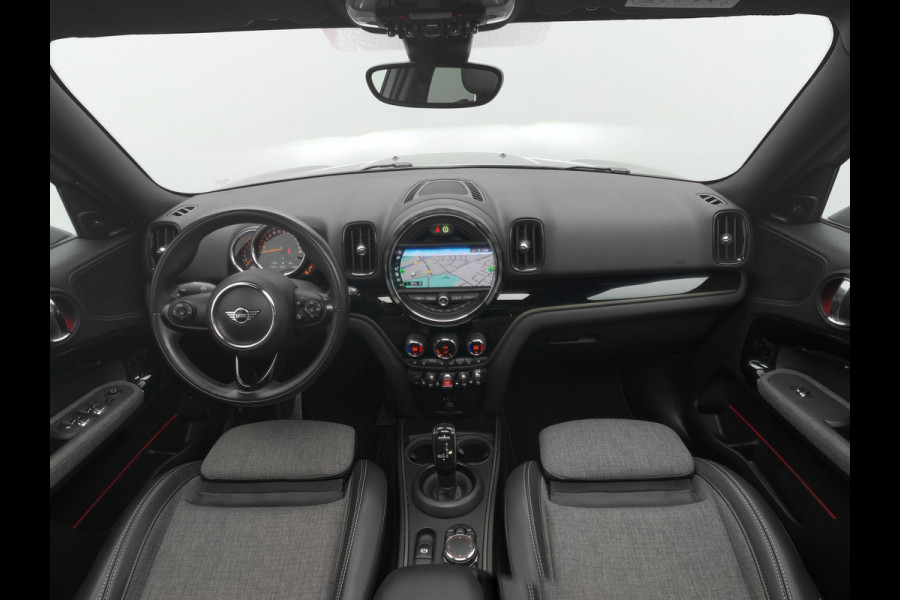 MINI Countryman 1.5 Cooper Chili Automaat | Panodak | Sportstoelen Verwarmd | Harman Kardon |  Apple Carplay | Navi Full Map | Keyless |  18"L.M | DAB |