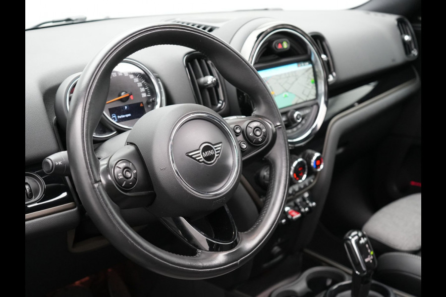 MINI Countryman 1.5 Cooper Chili Automaat | Panodak | Sportstoelen Verwarmd | Harman Kardon |  Apple Carplay | Navi Full Map | Keyless |  18"L.M | DAB |