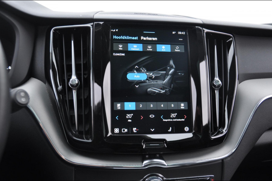 Volvo XC60 T6 350PK Automaat Plug-in hybrid AWD Plus Dark Long range / Adaptieve cruise control / Panoramadak / Apple carplay / Parkeersensoren met 360 camera / Elektrische achterklep / Elektrische stoelen met geheugen / Stoel en stuurwielverwarming