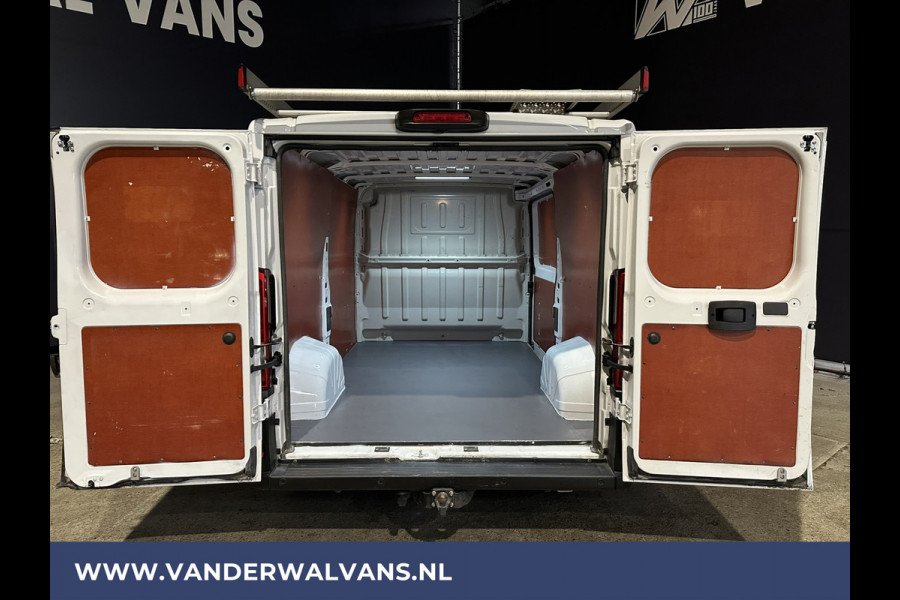 Peugeot Boxer 2.2 BlueHDi 141pk L2H1 Euro6 Airco | Navigatie | Camera | Cruisecontrol | imperiaal, 2500kg trekhaak, parkeersensoren, bijrijdersbank, trap