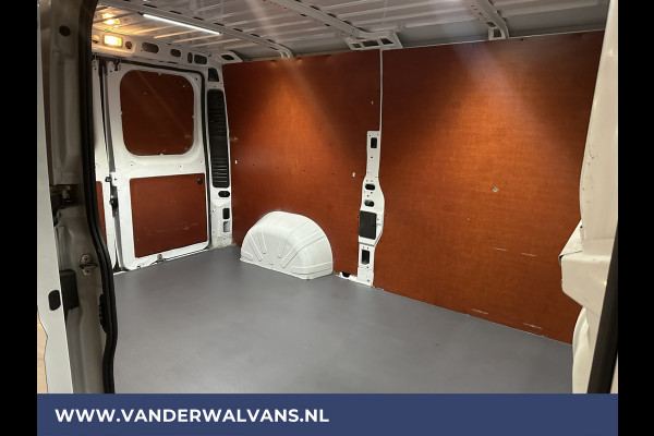 Peugeot Boxer 2.2 BlueHDi 141pk L2H1 Euro6 Airco | Navigatie | Camera | Cruisecontrol | imperiaal, 2500kg trekhaak, parkeersensoren, bijrijdersbank, trap