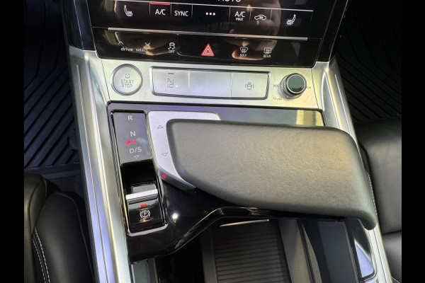 Audi e-tron 55 Quattro S Edition 95 kWh - Panorama-dak I 22inch velgen I Leer I Camera I Airco I Enzz....