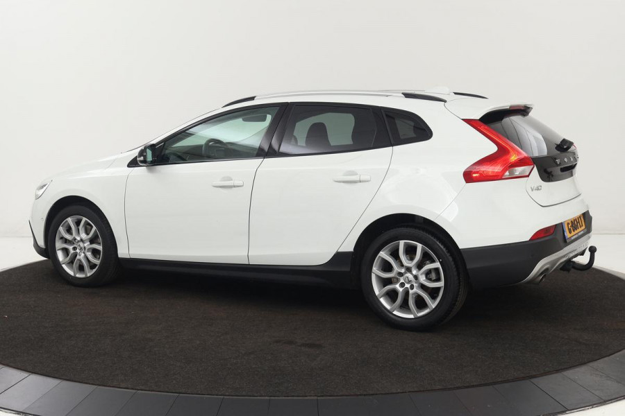 Volvo V40 Cross Country 1.5 T3 Polar+ Luxury | Panoramadak | Leder | Trekhaak | Stoelverwarming | Camera | Harman/Kardon | Full LED | Navigatie