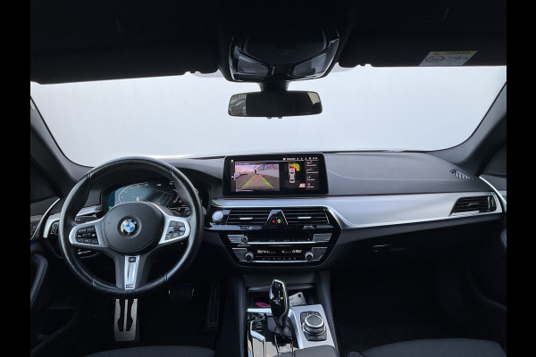 BMW 5 Serie 520i High Executive M-Sport Aut. Adap.Cruise Elek.Klep Stoel/Stuurverw. UITSTRALING!