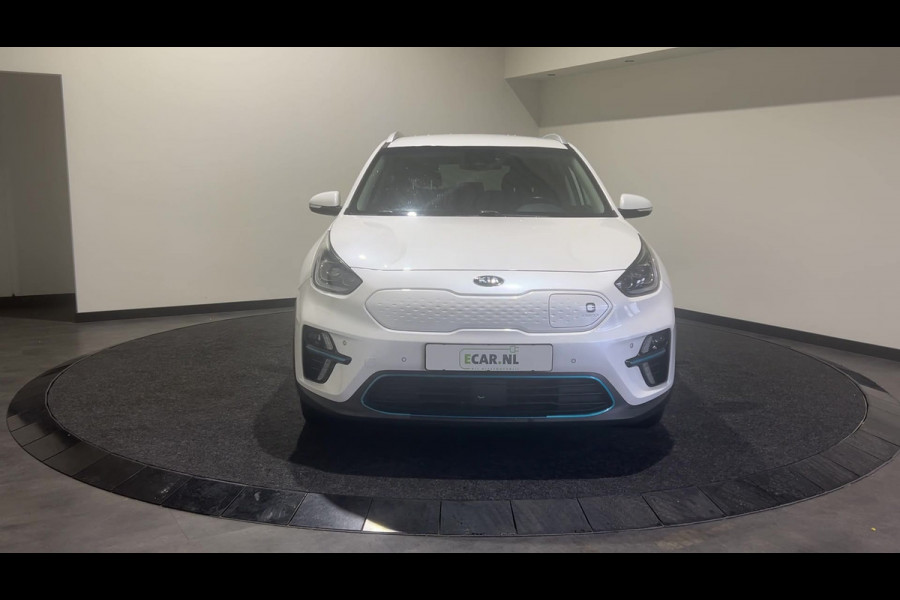 Kia e-Niro ExecutiveLine 64 kWh | Adaptieve cruise control | Warmtepomp | Verwarmde en geventileerde stoelen |  SoH (batterijcheck) 100 % score!