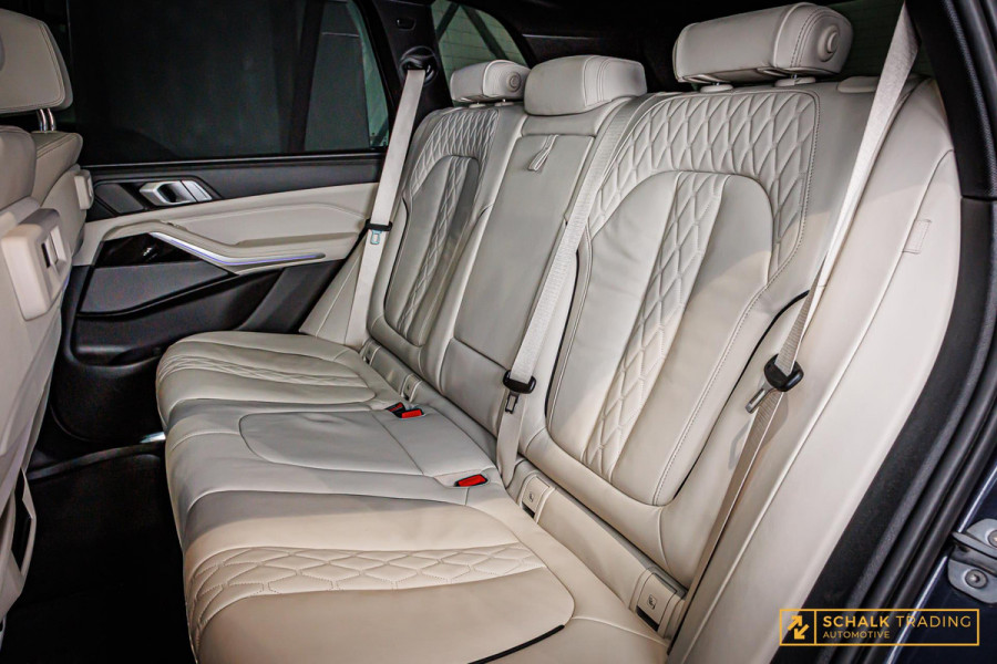 BMW X5 XDrive40i High Executive|Pano|NAP|E-trekhaak|Comfort