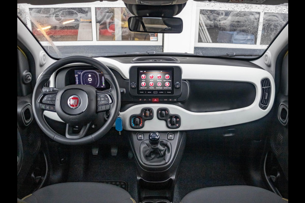 Fiat Panda Hybrid Pandina | Uit voorraad leverbaar | Airco | Cruise | Priv Glass | Dakrails | 15" | PDC | Apple Carply | Bicolore