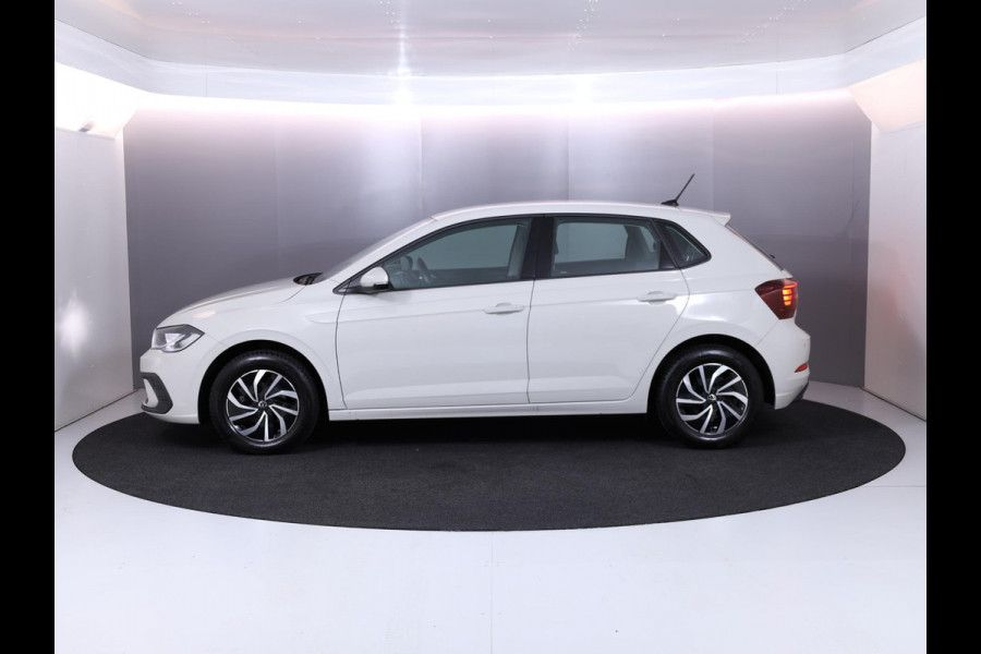 Volkswagen Polo 1.0 TSI Life 95 pk | Verlengde garantie | Navigatie via App | Parkeersensoren | Adaptieve cruise control | LED koplampen | Digitaal instrumentenpaneel |