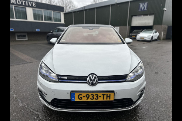 Volkswagen e-Golf e-Golf | VIRTUAL DASH | STOELVERWARMING | CAMERA | WARMTEPOMP | TREKHAAK | DYNAMISCHE VERLICHTING | FULL OPTION!