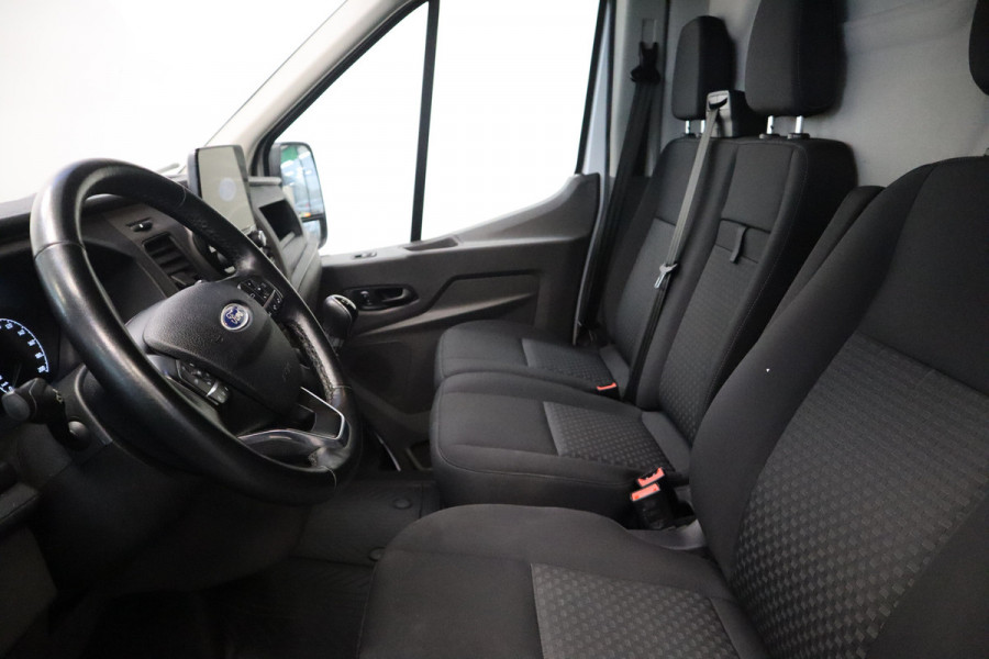 Ford Transit 290 2.0 TDCI L2H2 Navigatie Airco CruiseControl Trekhaak