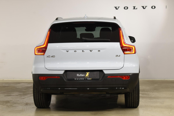 Volvo XC40 B4 211PK Automaat Ultimate Dark / Panoramadak / Harman Kardon / Lederen bekleding / Elektrische stoelen / 20'' Velgen / 360 camera