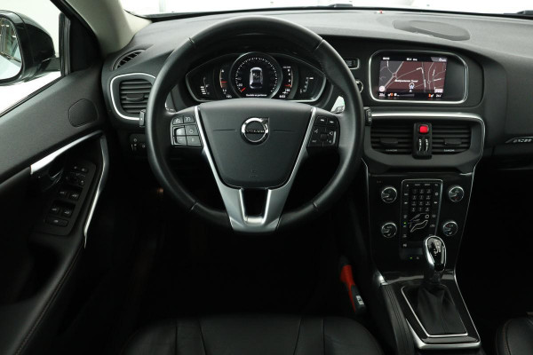 Volvo V40 Cross Country 1.5 T3 Polar+ Luxury | Panoramadak | Leder | Trekhaak | Stoelverwarming | Camera | Harman/Kardon | Full LED | Navigatie