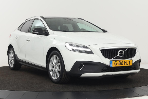 Volvo V40 Cross Country 1.5 T3 Polar+ Luxury | Panoramadak | Leder | Trekhaak | Stoelverwarming | Camera | Harman/Kardon | Full LED | Navigatie