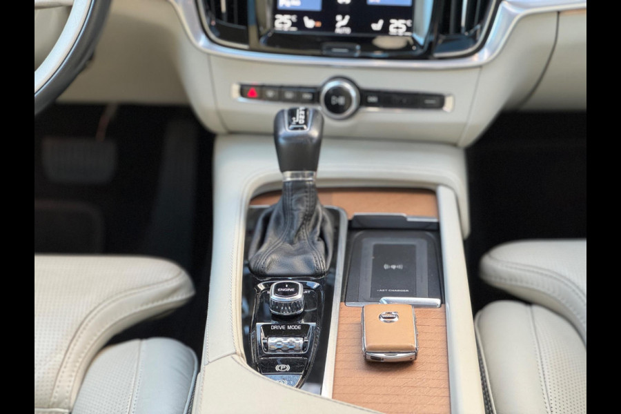 Volvo S90 2.0 D4 Inscription Aut Full option Adaptive Aut B&W Witleer Schuifdak Blis Camera Keyless Uniek