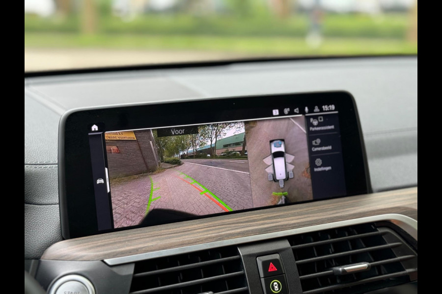 BMW X3 XDrive30e eDrive Panorama Adaptive cruise Digitaldash 360 cam Plug-in Hyb Sfeerverlichting Nieuwstaat Voloptie Stuurverwarm