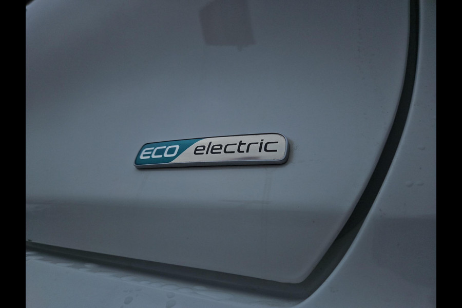 Kia e-Niro ExecutiveLine 64 kWh | 1e Eigenaar | Geheugenfunctie stoelen | Adapt. Cruise | Schuif\Kanteldak | Stoelverwarming & Verkoeling |