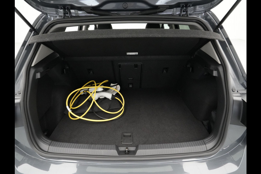 Volkswagen Golf 1.4 eHybrid 204pk Style Navigatie Camera Side Assist iQ Light Demo RV