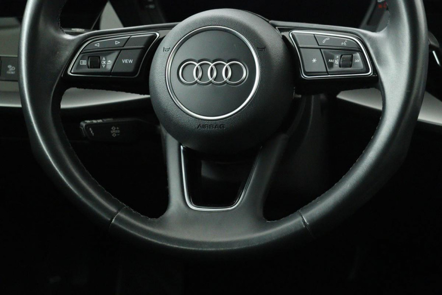 Audi A3 30 TFSI Business Edition | Carplay | Sportstoelen | Virtual Cockpit | Full LED | Climate control | Navigatie | PDC | Cruise control