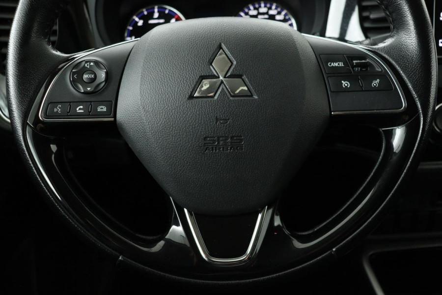 Mitsubishi Outlander 2.2 DI-D VAN | Trekhaak | Stoelverwarming | Camera | Full LED | Climate control | Cruise control