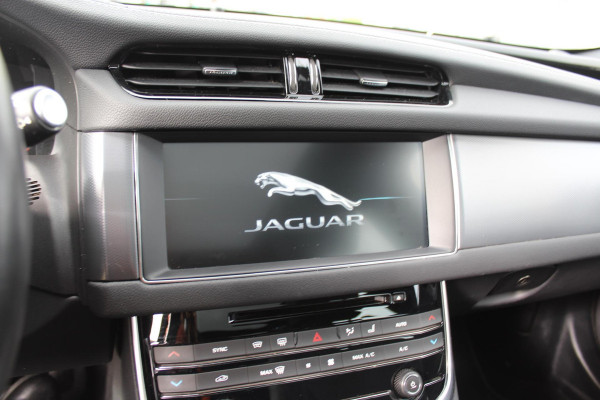 Jaguar XF Sportbrake 2.0d Portfolio automaat 180 PK leder camera pano dealer onderhouden