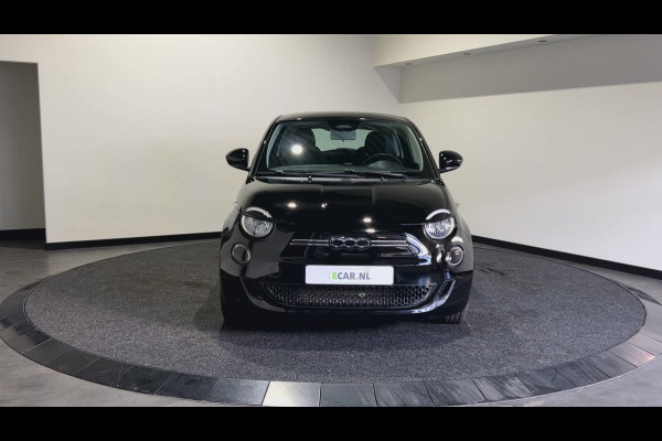 Fiat 500E Action 24 kWh | Cruise control | Lane assist | Voice control |