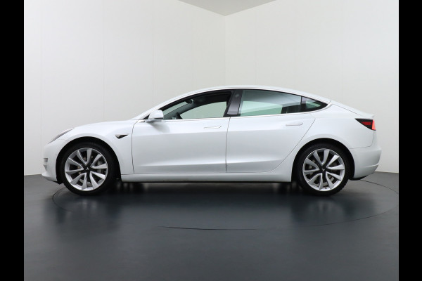 Tesla Model 3 Long Range 75kWh AWD 463PK Lmv 19" Full-Self-Driving-Computer 3 Telefoon-Sleutel Premium Audio 4wd AutoPilot Panoramadak Camera' Stoel en achterbank verwarming Keyless Electr.Stoelen+Memory+Easy-Entry WiFi Origineel Nederlandse auto Grootste accu, 3-Fase laden. Accu garantie tot 20-12-2028 / 192.000km