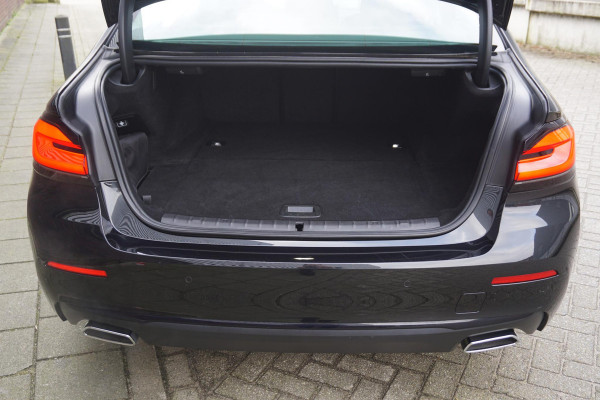 BMW 5 Serie 530e Business Edition Plus/Laser LED/Leer/ Comfortstoelen/Origineel Nederlands.