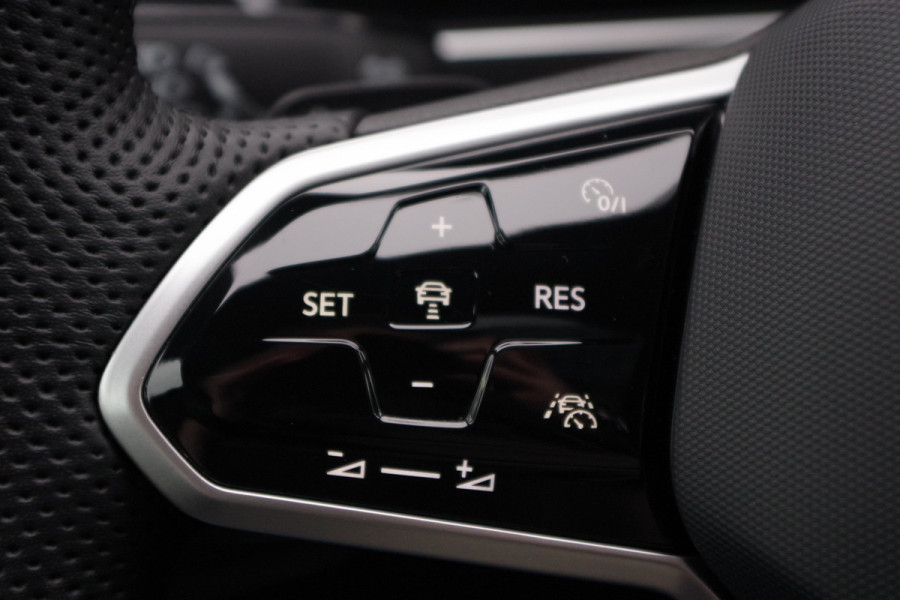 Volkswagen Tiguan 1.4 TSI 245 PK eHybrid R-Line BNS PHEV, Panoramadak, Trekhaak, IQ-Light, DCC, Adaptieve Cruise Control